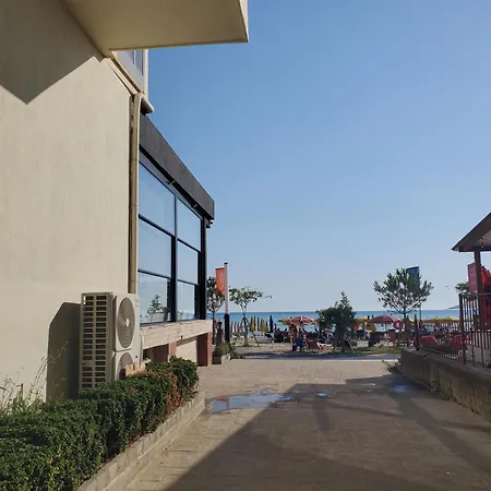 Lion Place Apartment *